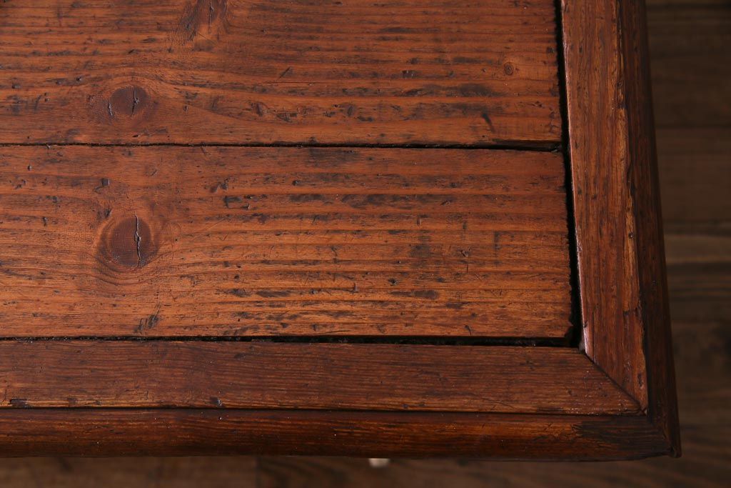アンティーク家具　フランスアンティーク　パイン材　使い込まれた風格の漂うキャスター付きテーブル(デスク、在宅ワーク、在宅用カフェテーブル)
