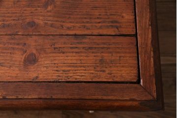 アンティーク家具　フランスアンティーク　パイン材　使い込まれた風格の漂うキャスター付きテーブル(デスク、在宅ワーク、在宅用カフェテーブル)