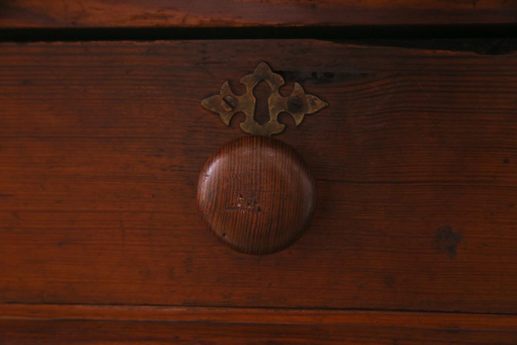 アンティーク家具　フランスアンティーク　パイン材　使い込まれた風格の漂うキャスター付きテーブル(デスク、在宅ワーク、在宅用カフェテーブル)