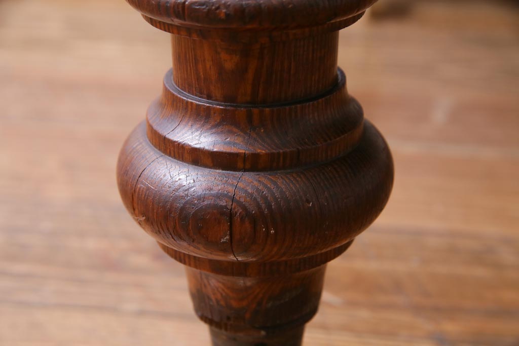 アンティーク家具　フランスアンティーク　パイン材　使い込まれた風格の漂うキャスター付きテーブル(デスク、在宅ワーク、在宅用カフェテーブル)