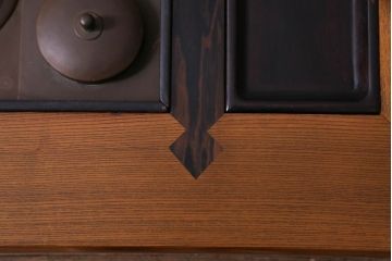 アンティーク雑貨　和製アンティーク　銅燗壺付き　ケヤキ・黒柿　別格品!細部の意匠までこだわり抜かれた長火鉢(木製火鉢)