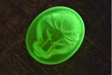 アンティーク雑貨　ウランガラス(ワセリンガラス)　ライオンのペーパーウェイト(文鎮、ディスプレイ)