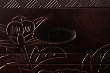 中古　伝統工芸　日光彫り　牡丹・菖蒲　どこか素朴さを感じる小引き出し(小物収納)