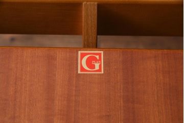 G-PLAN(ジープラン)　北欧家具　チーク材　珍しいデザインのエクステンションテーブル