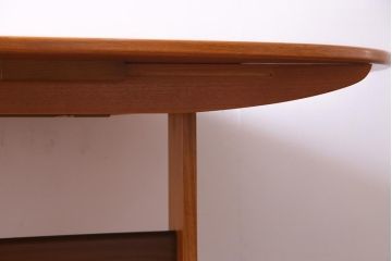 G-PLAN(ジープラン)　北欧家具　チーク材　珍しいデザインのエクステンションテーブル