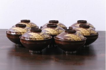 和製アンティーク　蜻蛉・草花の図　金彩が映える蒔絵木製椀8客セット(蓋付き椀)