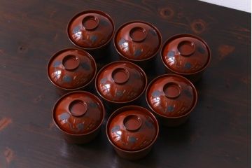 和製アンティーク　梅と松ぼっくりの図　羽反型　蒔絵木製椀8客セット(蓋付き椀)