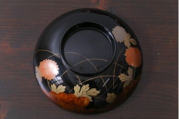 昭和期　外箱付き　輪島塗　菊の図　レトロモダンな雰囲気漂う蒔絵木製椀5客セット(蓋付き椀)