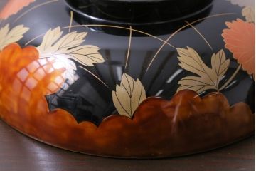 昭和期　外箱付き　輪島塗　菊の図　レトロモダンな雰囲気漂う蒔絵木製椀5客セット(蓋付き椀)
