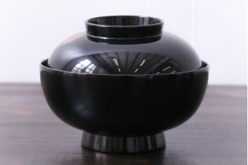 昭和期　外箱付き　輪島塗　菊の図　レトロモダンな雰囲気漂う蒔絵木製椀5客セット(蓋付き椀)