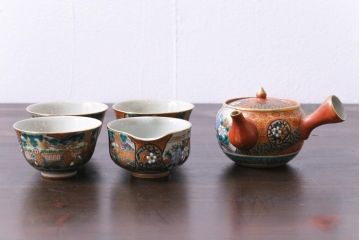和製アンティーク　九谷焼　九谷庄三　色絵　牡丹と僧侶　茶器セット(急須、湯冷まし、湯呑み)