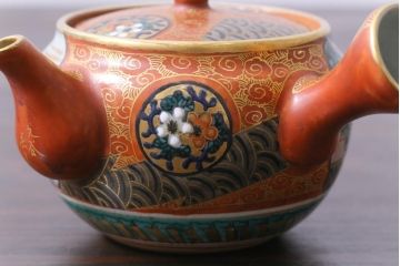 和製アンティーク　九谷焼　九谷庄三　色絵　牡丹と僧侶　茶器セット(急須、湯冷まし、湯呑み)