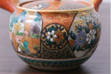和製アンティーク　九谷焼　九谷庄三　色絵　牡丹と僧侶　茶器セット(急須、湯冷まし、湯呑み)