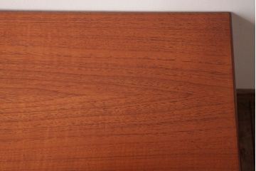 ヴィンテージ家具　北欧ビンテージ　G-PLAN(ジープラン)　チーク材　小振りで可愛らしいサイドテーブル(サイドキャビネット)