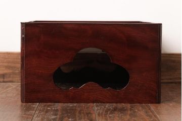 和製アンティーク　総ケヤキ材　艶やかな漆塗りが目を引くお膳