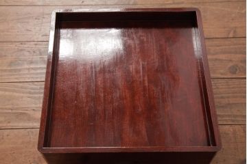 和製アンティーク　総ケヤキ材　艶やかな漆塗りが目を引くお膳