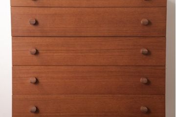 ヴィンテージ家具　北欧ビンテージ　AVALON　モダンな雰囲気漂う個性的な取っ手のチェスト(引き出し、サイドボード)(1)