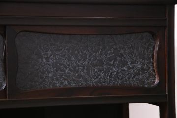 アンティーク家具　和製アンティーク　縞黒檀・ケヤキ材　細部までこだわったつくりの茶棚(飾り棚)