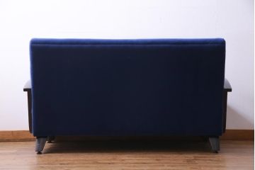 アンティーク家具　和製アンティーク　樺材　冴えるような青が目を引くシックモダンな2人掛けソファ