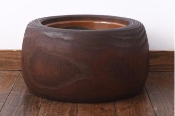 アンティーク雑貨　和製アンティーク　味のある木目を楽しめる刳り貫き火鉢(木製火鉢)(1)