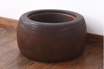 アンティーク雑貨　和製アンティーク　味のある木目を楽しめる刳り貫き火鉢(木製火鉢)(2)