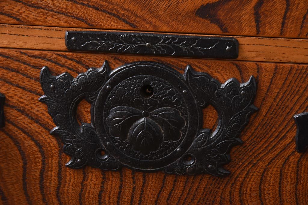 中古　伝統民芸　岩谷堂箪笥　NO.89　桐紋　金剛型小タンス(小箪笥、チェスト)(定価約25万円)