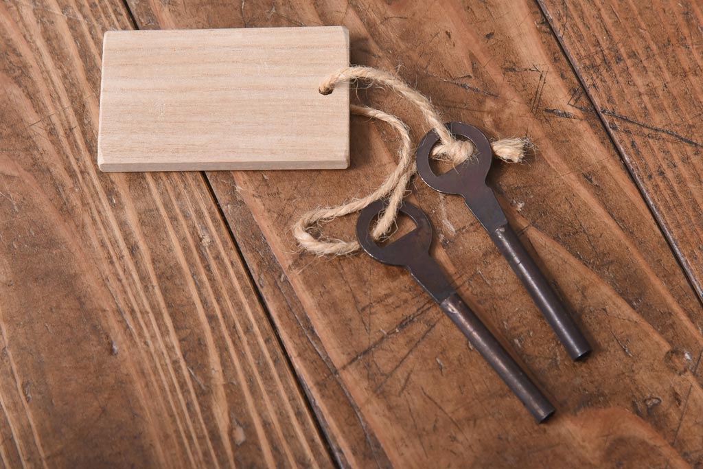 中古　伝統民芸　岩谷堂箪笥　NO.89　桐紋　金剛型小タンス(小箪笥、チェスト)(定価約25万円)