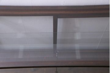レトロ家具　昭和レトロ　ナラ材　どっしりとした佇まいの大型ガラスケース(ショーケース、陳列棚、飾り棚)