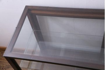 レトロ家具　昭和レトロ　ナラ材　どっしりとした佇まいの大型ガラスケース(ショーケース、陳列棚、飾り棚)