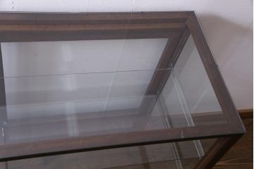 レトロ家具　昭和レトロ　ナラ材　どっしりとした佇まいの大型ガラスケース(ショーケース、陳列棚、飾り棚)