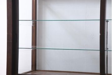 レトロ家具　昭和レトロ　ナラ材　どっしりとした佇まいの大型ガラスケース(ショーケース、陳列棚、飾り棚)