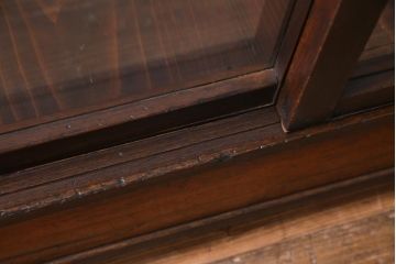 レトロ家具　昭和レトロ　ナラ材　どっしりとした佇まいの大型ガラスケース(ショーケース、陳列棚、飾り棚)