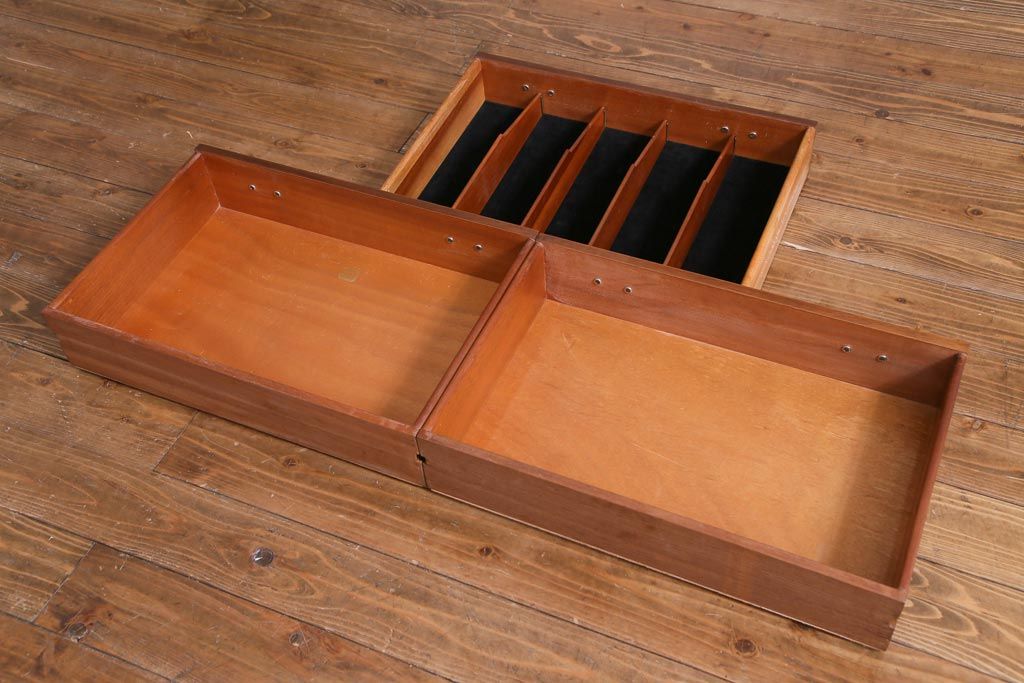 ヴィンテージ家具　北欧ビンテージ　G-PLAN　BBシリーズ　シックモダンなサイドボード(リビングボード)(1)