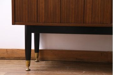 ヴィンテージ家具　北欧ビンテージ　G-PLAN　BBシリーズ　シックモダンなサイドボード(リビングボード)(1)