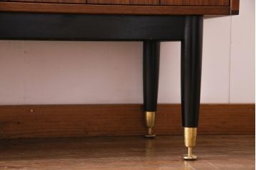 ヴィンテージ家具　北欧ビンテージ　G-PLAN　BBシリーズ　シックモダンなサイドボード(リビングボード)(1)