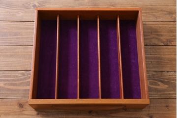 ヴィンテージ家具　北欧ビンテージ　G-PLAN(ジープラン)　洗練されたシンプルなデザインのカップボード(食器棚、収納棚)(1)