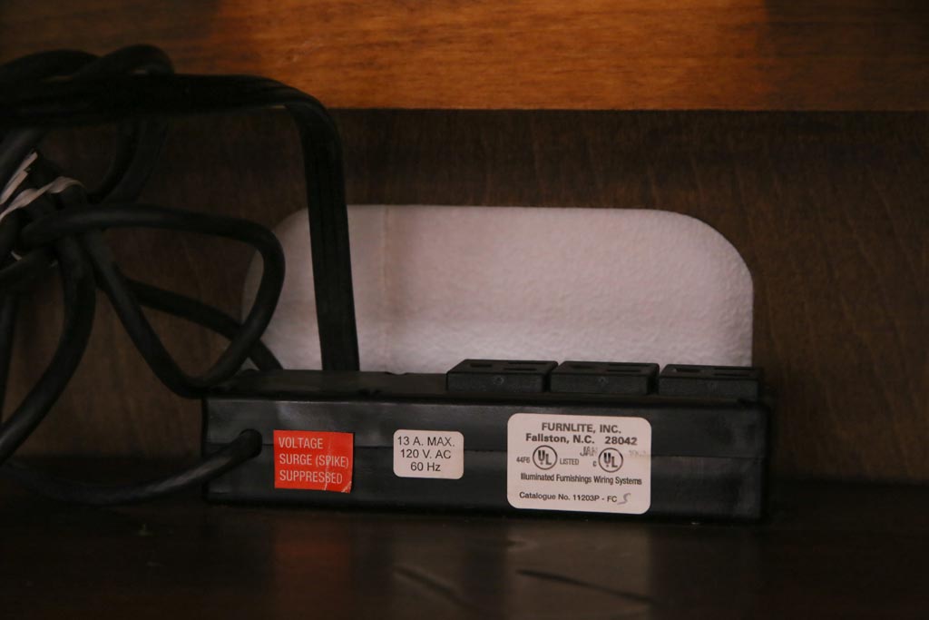 中古　ETHAN ALLEN(イーセンアーレン)　Contry Crossings　テレビキャビネット(AVボード、収納棚)