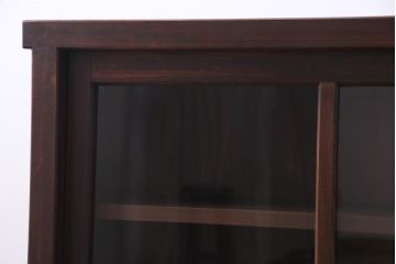 アンティーク家具　和製アンティーク　シンプルな中に味わいが感じられるガラス戸棚(収納棚、サイドボード)