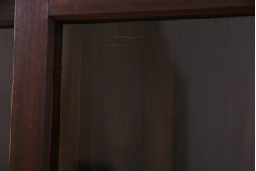 アンティーク家具　和製アンティーク　シンプルな中に味わいが感じられるガラス戸棚(収納棚、サイドボード)