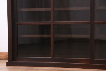 アンティーク家具　和製アンティーク　シンプルな中に味わいが感じられるガラス戸棚(収納棚、サイドボード)