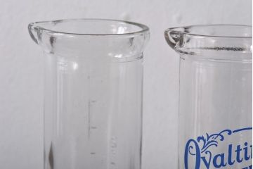 アンティーク雑貨 イギリスアンティーク Ovaltine(オバルチン) Horlicks(ホーリックス) レトロな雰囲気が可愛らしいミキサーボトル3個セット(ガラスボトル、瓶、一輪挿し)