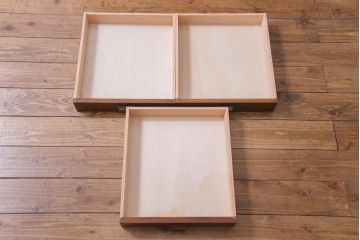 ラフジュ工房オリジナル　大正期　古建具リメイク　当時もの色ガラスがアクセントの戸棚(収納棚、サイドボード)