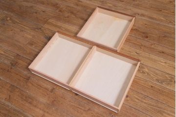 ラフジュ工房オリジナル　大正期　古建具リメイク　当時もの色ガラスがアクセントの戸棚(収納棚、サイドボード)