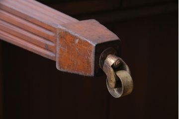 アンティーク家具　フランスアンティーク　マホガニー無垢材　直線的な装飾のエクステンションテーブル(ダイニングテーブル)