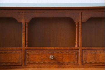 ペイント家具　中古　イタリア　淡い色合いが優しく上品な印象与えるライティングビューロー(デスク、在宅ワーク、在宅用チェスト)