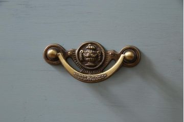 ペイント家具　中古　イタリア　淡い色合いが優しく上品な印象与えるライティングビューロー(デスク、在宅ワーク、在宅用チェスト)