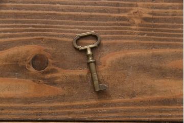 ペイント家具　中古　イタリア　淡い色合いが優しく上品な印象与えるライティングビューロー(デスク、在宅ワーク、在宅用チェスト)