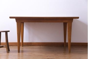 ヴィンテージ家具　イギリスビンテージ　チーク材　シンプルであたたかみのあるエクステンションテーブル(ダイニングテーブル)