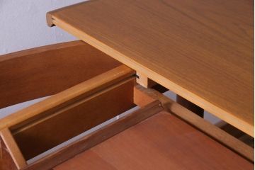 ヴィンテージ家具　北欧ビンテージ　G-PLAN(ジープラン) あたたかな木の風合いが魅力的なエクステンションテーブル(ラウンドテーブル、ダイニングテーブル)(1)