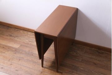 ビンテージ　北欧家具　チーク材　スタイリッシュなデザインが魅力的なバタフライテーブル(ダイニングテーブル、エクステンションテーブル)